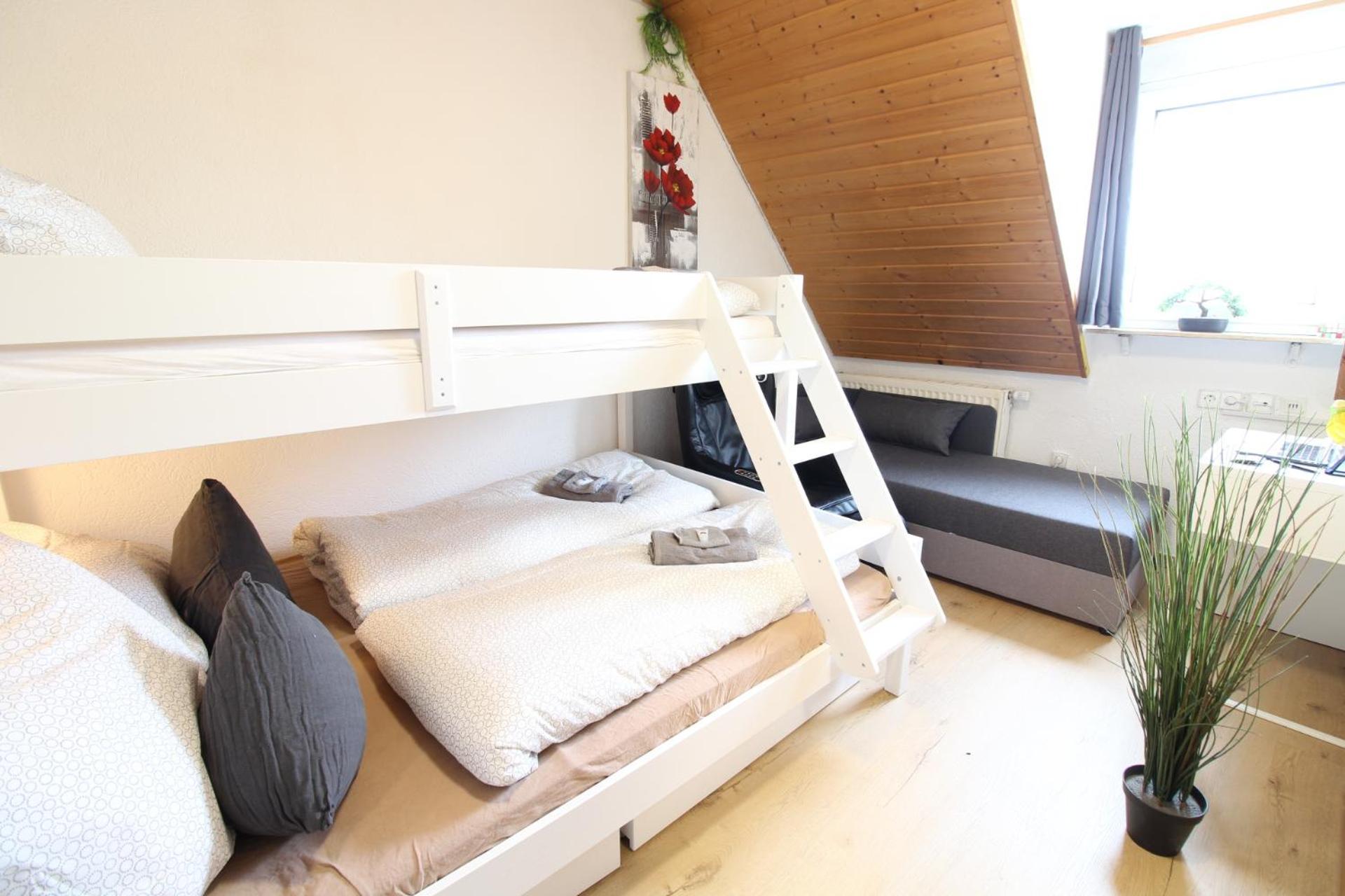 Hotel Ulm Zentrum - Komplettes Zimmer, Hochbett, Android Tv & Eigenem Bad - Perfekt Fuer Familien & Gruppen المظهر الخارجي الصورة