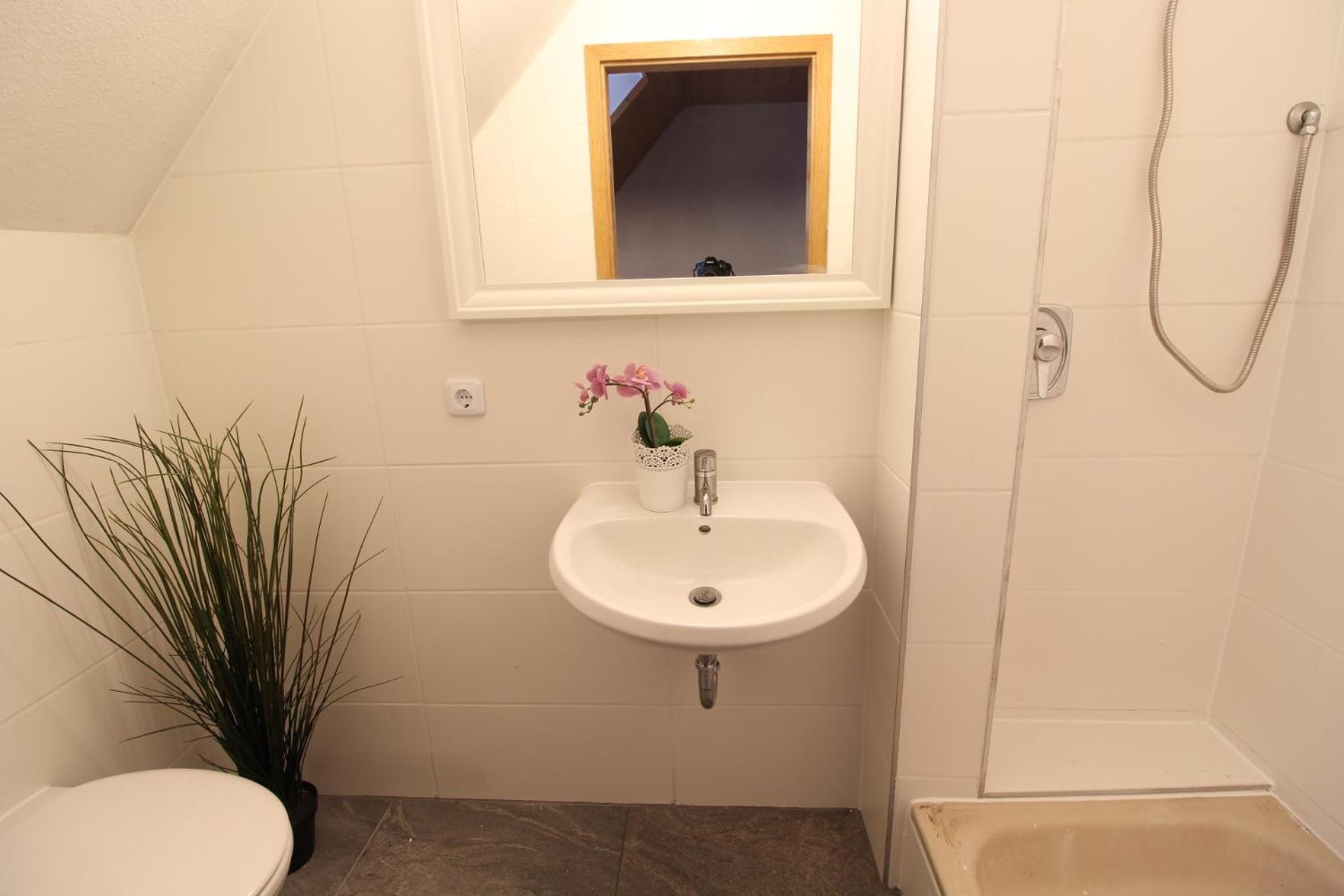 Hotel Ulm Zentrum - Komplettes Zimmer, Hochbett, Android Tv & Eigenem Bad - Perfekt Fuer Familien & Gruppen المظهر الخارجي الصورة